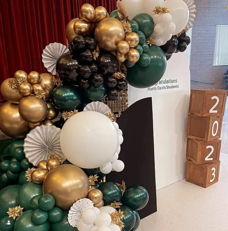North Davis school balloon decor